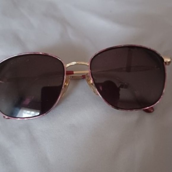 Laura Ashley Accessories - Vintage Laura Ashley Heather gold dark pink 135 sunglasses prescription frames